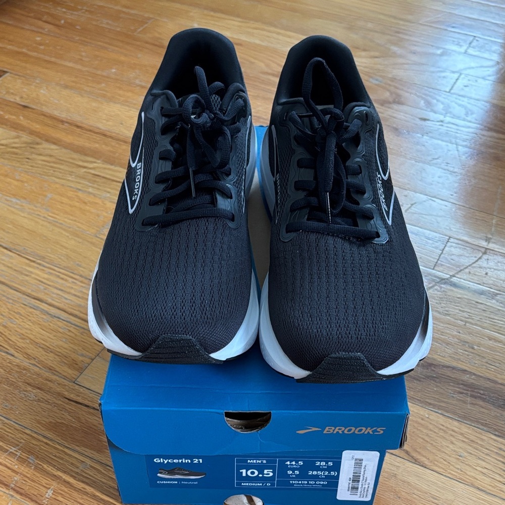 Brooks Men's Running Shoes in Black with White Midsole